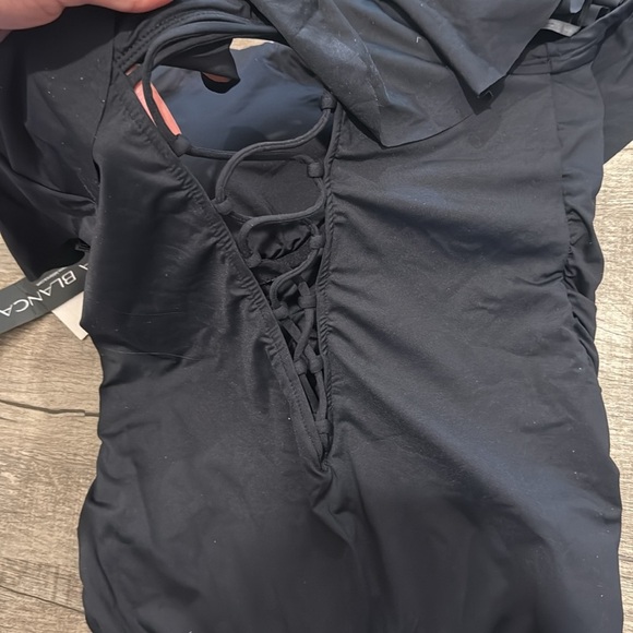 NWT!! La Blanca - Island Goddess Off Shoulder Ruffle One Piece - Black - Size 12 - Picture 6 of 8